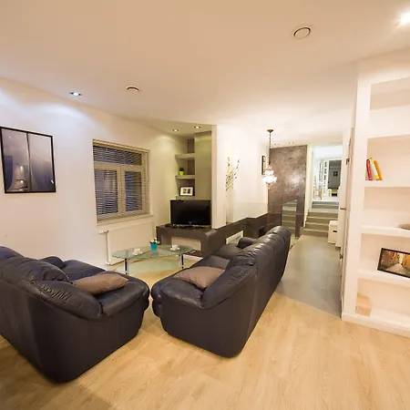 Wawel Cracow Old City Apartments - Friendhouse Apartments-3